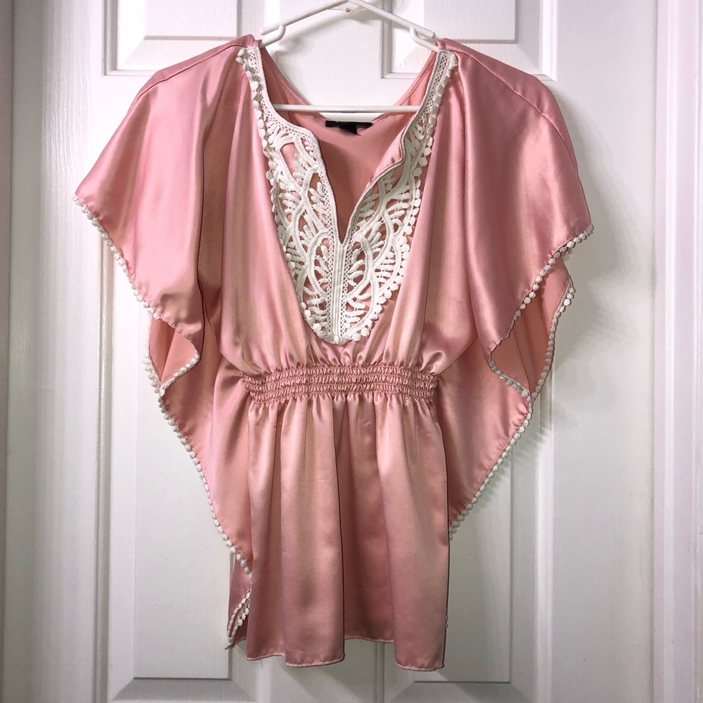 Small. Pink blouse with white accent